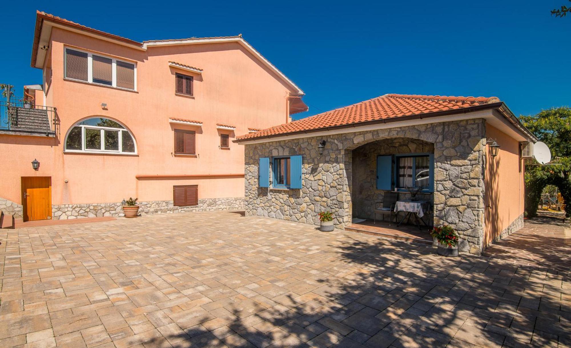 Apartments Prendivoj Malinska Exterior photo
